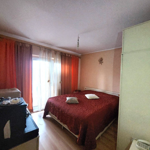 Apartament 3 camere si mansarda (zona Liceul nr.1 )