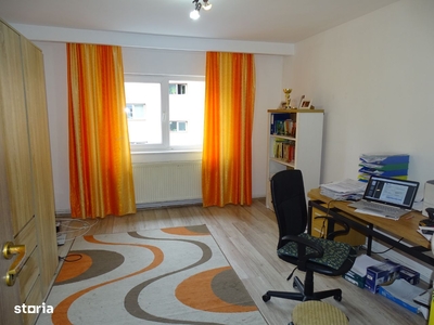 Inchiriere apartament 3 camere In Complexul Orion, Faleza Nord