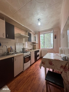 Apartament cu 2 camere, localizat în zona ultracentrală a oraşului.