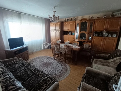 Apartament cu 4 camere in Manastur, zona Piata Ion Mester