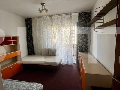 Apartament de 3 camere, 66 mp, etaj intermediar, zona Aurel Vlaicu