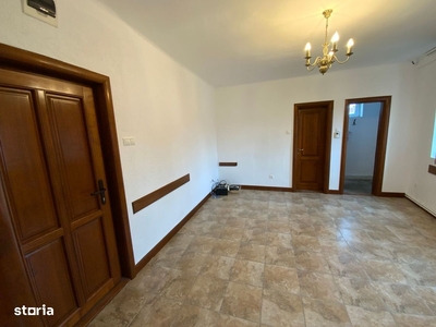 Apartament cu 3 camere in prima faza a proiectului , Super pret Sec 4