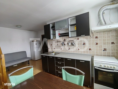 Apartament cu 3 camere, 2 bai, decomandat,etaj intermediar