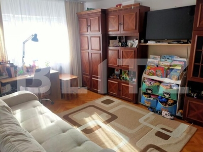 Apartament decomandat, cu 3 camere, 65mp, zona str.Dambovitei