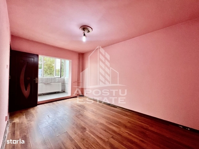 Apartament o camera, bucatarie inchisa, etaj 1, zona Badea Cartan