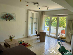 Inchiriez apartament cu 2 camere, open space, 5 minute de UMF