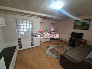 Apartament cu 2 camere, zona centrală, etaj 3, spațios si luminos