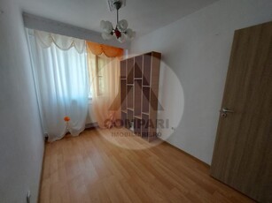 Apartament 3 camere decomandat in zona linistita si sigura