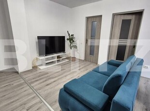 Apartament cu 3 camere, 60mp, parcare, zona Vivo