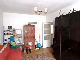 Apartament pretabil locuinta sau spatiu comercial, zona Centrul Civic