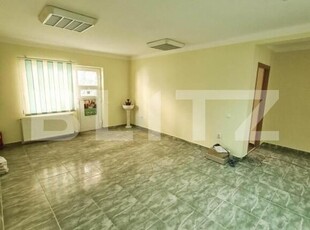 Apartament semidecomandat, 3 camere, parcare inclusa, zona Eroilor