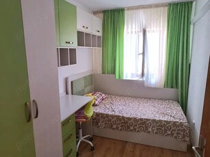 Apartament trei camere decomandate, etaj 3 din 4, Micro 17