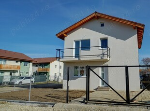 Casa individuala, 4 camere, 96 mp utili, 300 mp teren, libera la vanzare