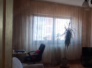 Vand apartament 3 camere decomandat Ultracentral,km 0,proprietar