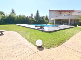 Vila cu piscina si teren generos-Braytim Timisoara