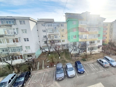 Apartament 2 camere vanzare in bloc de apartamente Piatra-Neamt, Maratei