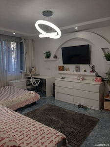 Apartament 3 camere de vânzare