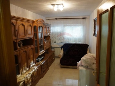 Apartament cu 3 camere de vanzare in zona Central