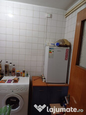 Apartament 2 camere decomandat zona Costin Georgian.