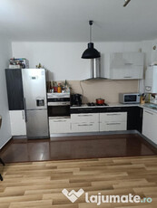 Apartament 3 camere zona Calea Moldovei , parter