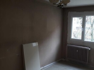 Apartament 4 camere, 2 bai, etaj 1 din 4, Barajul Sadului -Titan