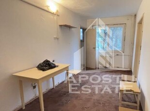 Apartament cu 2 camere, etaj intermediar, zona Sagului