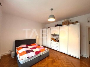 Apartament de vanzare 4 camere 2 bai balcon curte comuna 147 mpu Sibiu