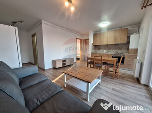 Apartament luminos, cu 3 camere, de închiriat în Cartie...