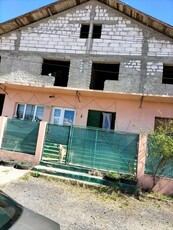 Casa si teren 1999 mp DOICESTI, DAMBOVITA