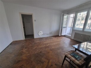 Apartament cu 2 camere , in Cantemir, etaj 1 - 75000 euro