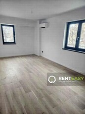 De vanzare! Apartament cu 3 camere in zona centrala