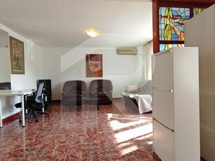 Inchiriere apartament 2 camere Decebal, 2 camere. Pe strada Negoiu la etajul 4/4 va of