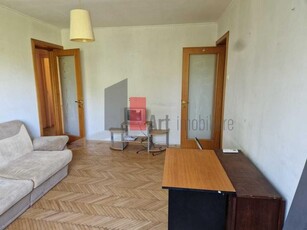 Vanzare apartament 3 camere Brancoveanu-Nitu Vasile