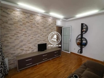 Apartament 4 camere de vanzare Dacia