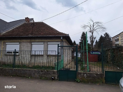 Casa de vanzare intr-o zona linistita - Comuna Berceni