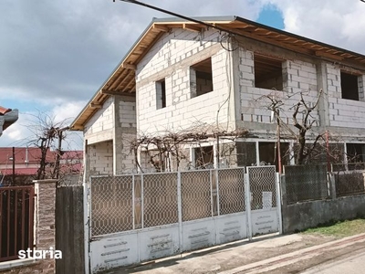 De vanzare casa cu doua intrari separate, 1000mp teren (toate utilitat