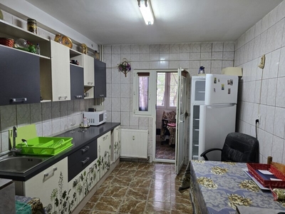 Apartament 4 camere Trapezului, 10 minute metrou 1 Decembrie 1918