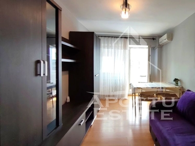 Apartament cu o camera si balcon, zona Micalaca