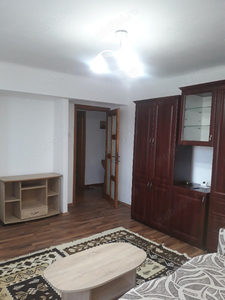 Închiriez apartament in Bacau cu 2 camere decomandate zona Banca Nationala