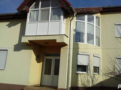 Vanda casă P+M ,in Zarand jud. Arad, la 38 km de orasul Arad