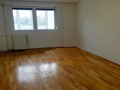 APARTAMENT 4 CAMERE