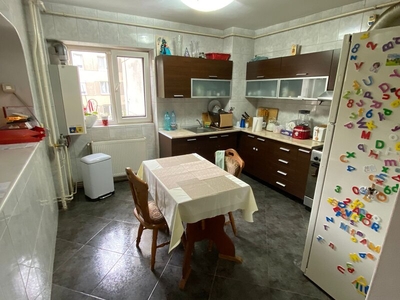 Apartament 4 camere Drumul Taberei, Bdul Ghencea capat 41