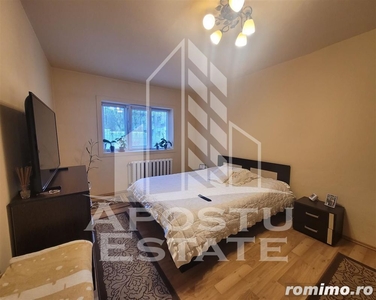 Apartament cu 4 camere si garaj, centrala proprie, zona Torontalului