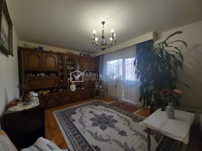 De vanzare apartament cu 3 camere, 3 balcoane, 2 bai, Plopilor