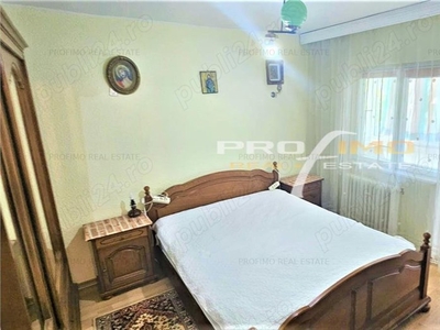 inchiriez un apartament cu 3 camere