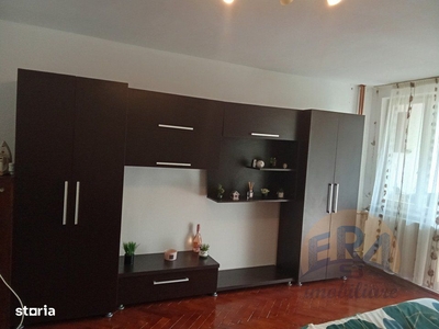 Apartament cu 3 camere/60mp! CURTE PRIVATA! Str. Eroilor!