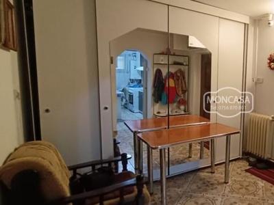 Apartament 3 camere zona Biserica Sf Dumitru, parter