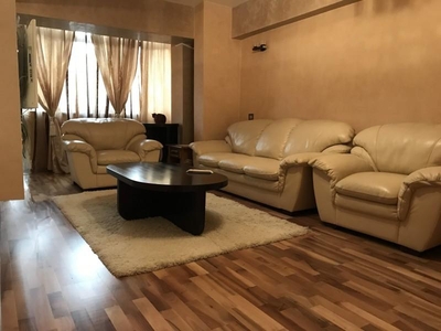 Inchiriere apartament 2 camere decomandat, mobilat, etaj 4/8, Calea Bucuresti, zona Piata Centrala