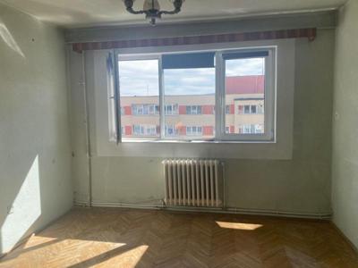 Apartament 2 camere si balcon in zona strazii Miraslau