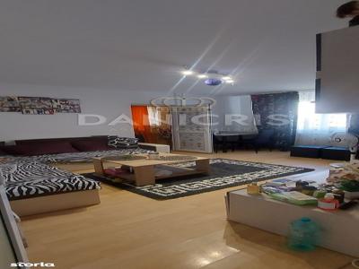 Apartament 3 camere, etaj 2, str Poetului